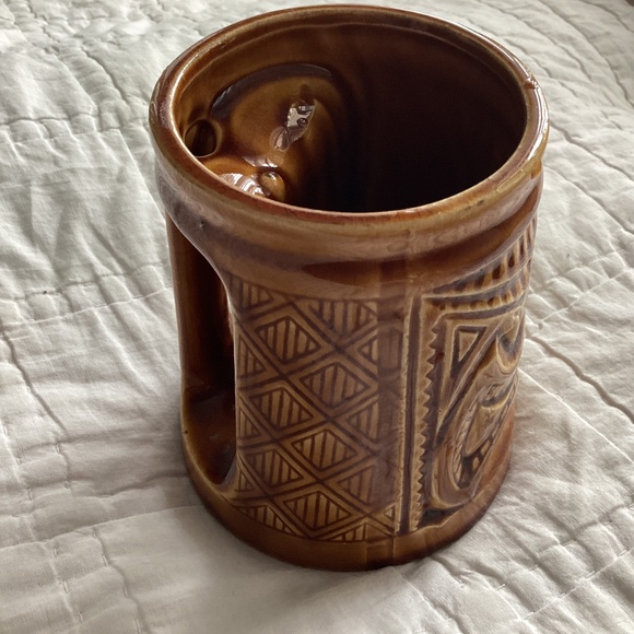 VINTAGE TIKKI GLAZED CERAMIC MUG WITH CONCAVE HANDLE; PRETTY COOL! - Picture 2 of 9